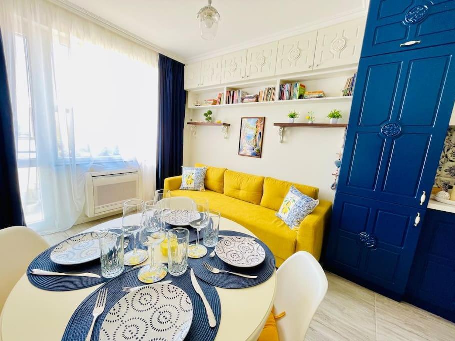 Positano Apartment Varna Bagian luar foto